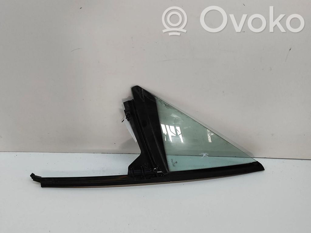 BMW Z3 E36 Front door vent window glass four-door 