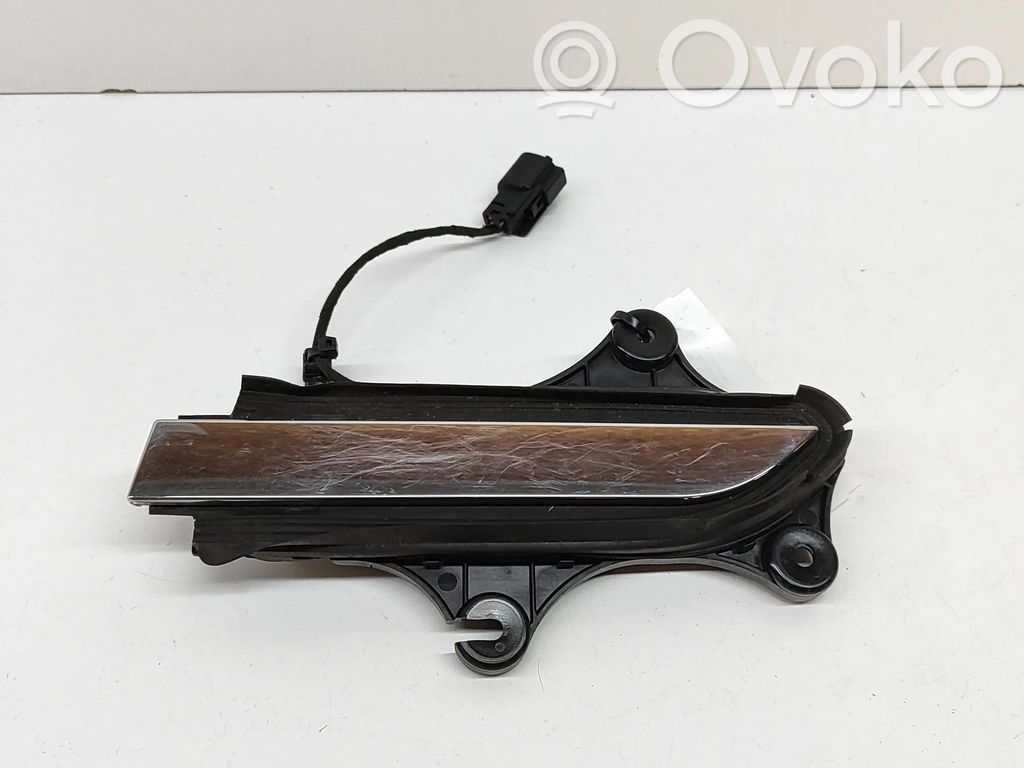 Tesla Model X Manecilla externa puerta delantera 