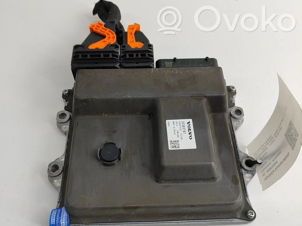 Volvo XC40 Engine control unit/module 