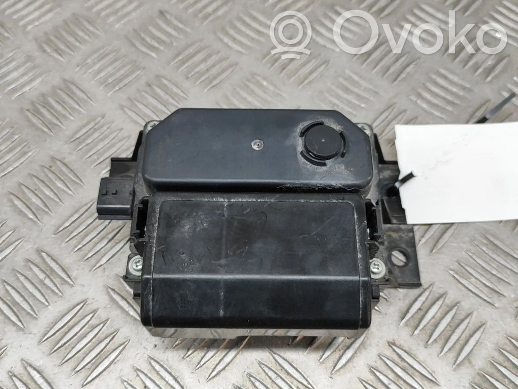 Nissan Qashqai J12 Przekaźnik sterujący prądem 