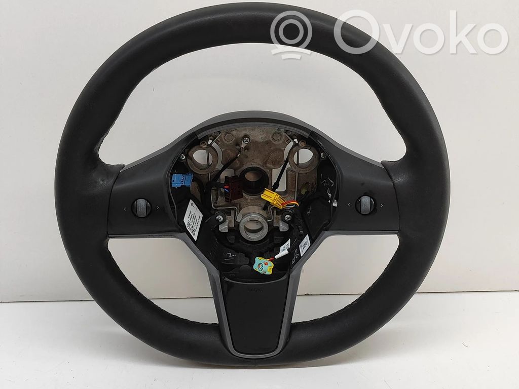 Tesla Model Y Stūre 
