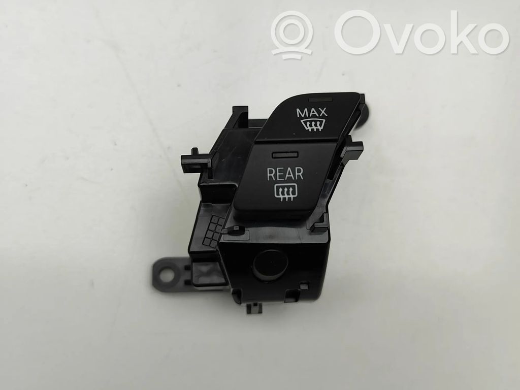 BMW X2 U10 Windscreen/window heater switch 