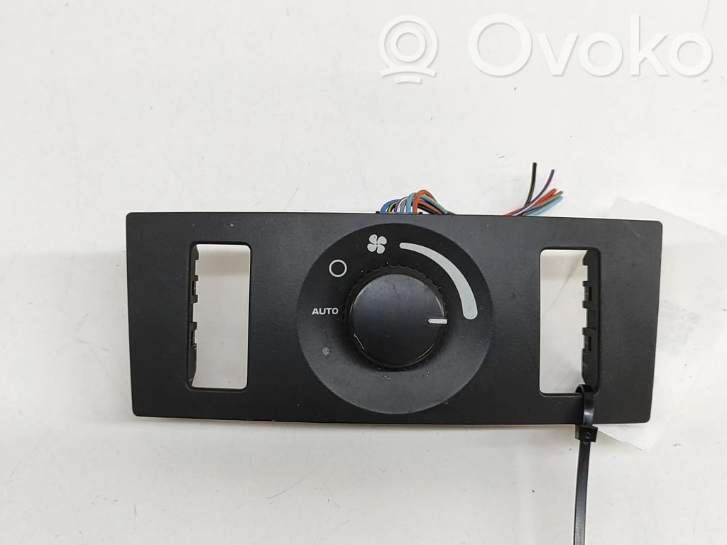 Chrysler Pacifica Interior fan control switch 