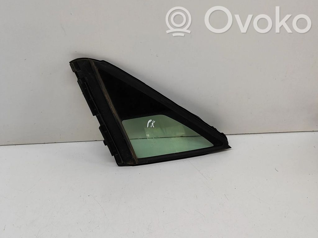 Lexus UX Ventanilla de ventilación de la puerta delantera cuatro puertas 