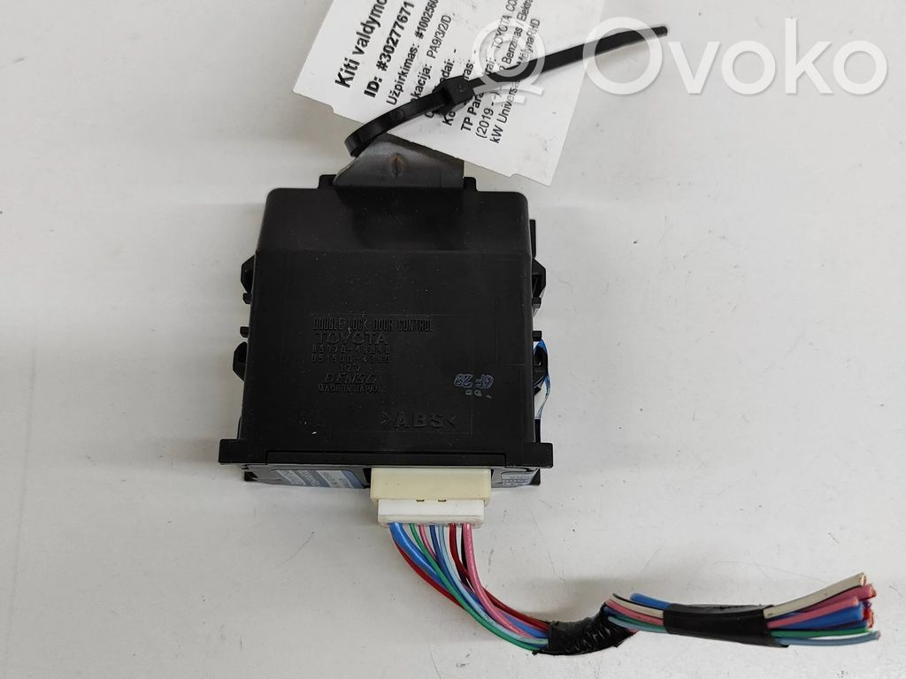 Toyota Corolla E210 E21 Unité de commande / module de verrouillage centralisé porte 