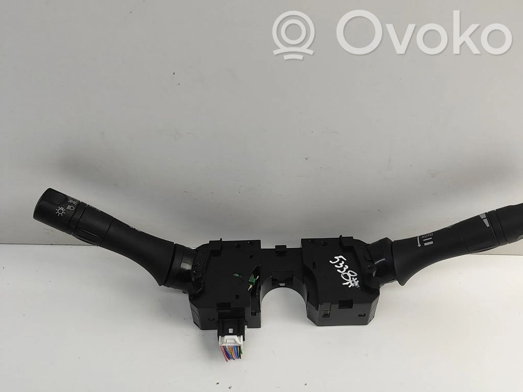 Nissan Juke I F15 Palanca de intermitentes 