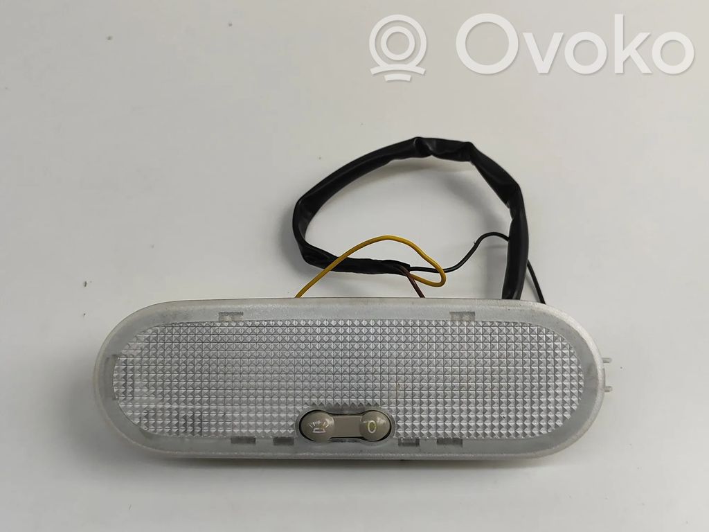 Nissan Juke I F15 Luz del asiento delantero 