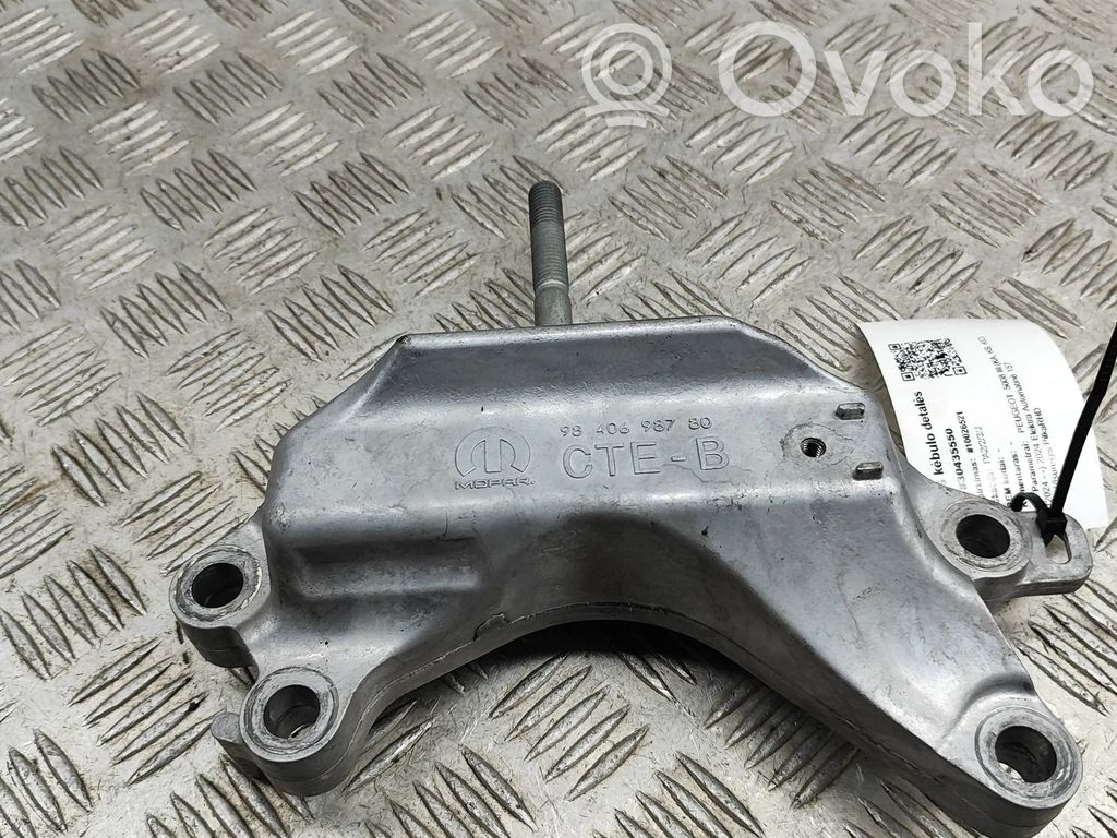 Peugeot 5008 III Engine mounting bracket 