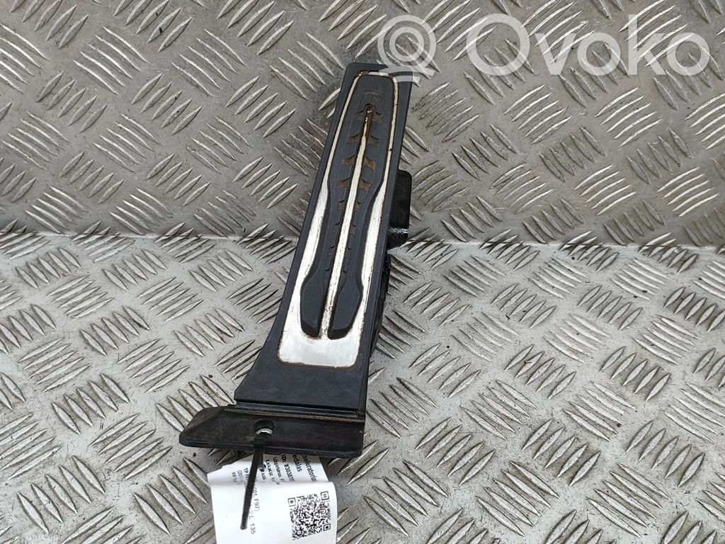 Gaspedal   6871053