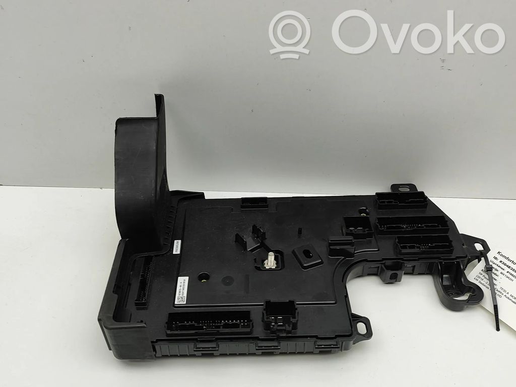 Tesla Model 3 Modulo di controllo del corpo centrale 