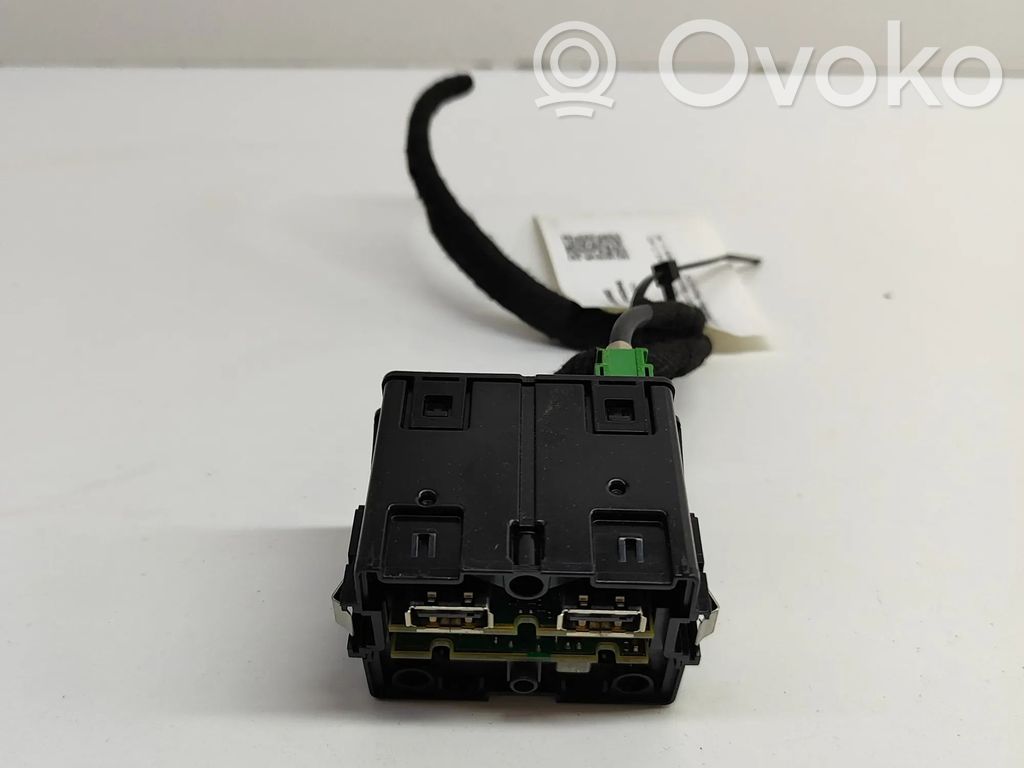 Audi RS6 C7 Enchufe conector USB 