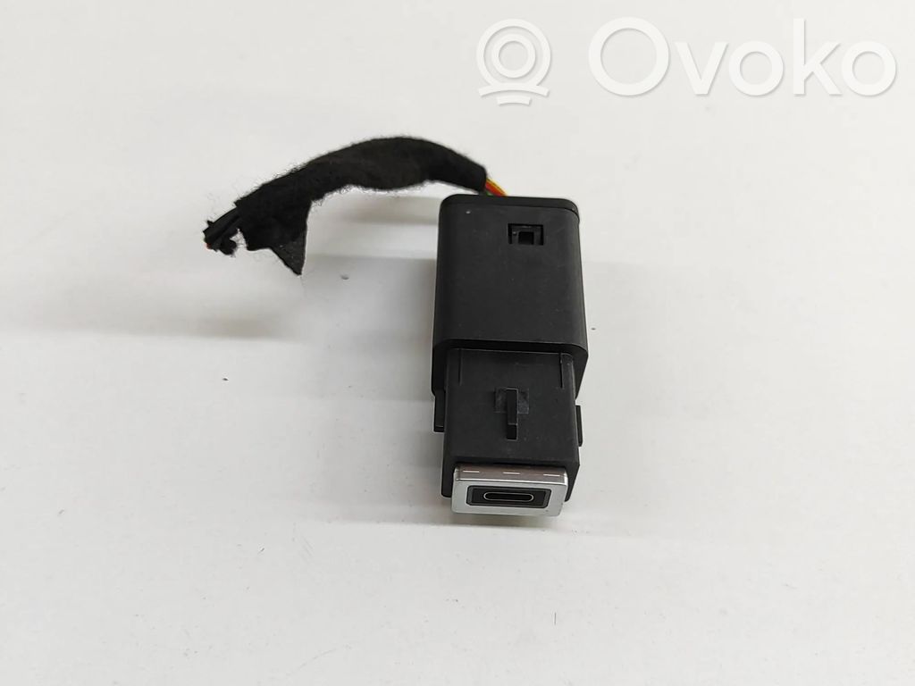 Peugeot 5008 III Разъем USB 