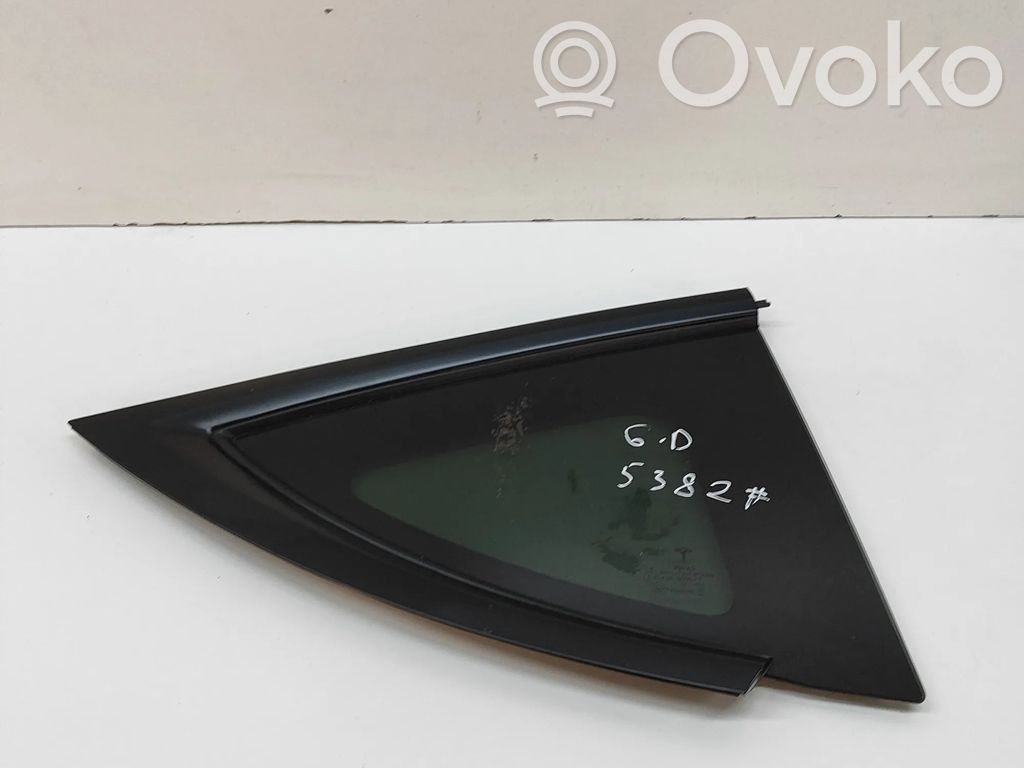 Rear side window   162116100E