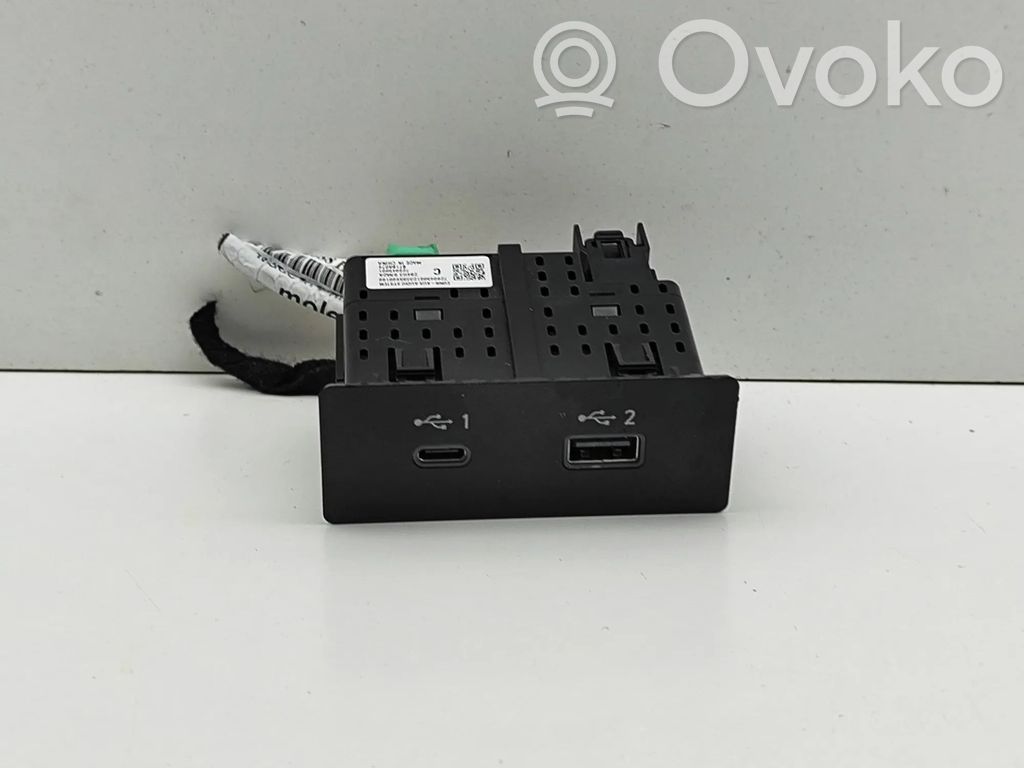Nissan Juke II F16 Enchufe conector USB 
