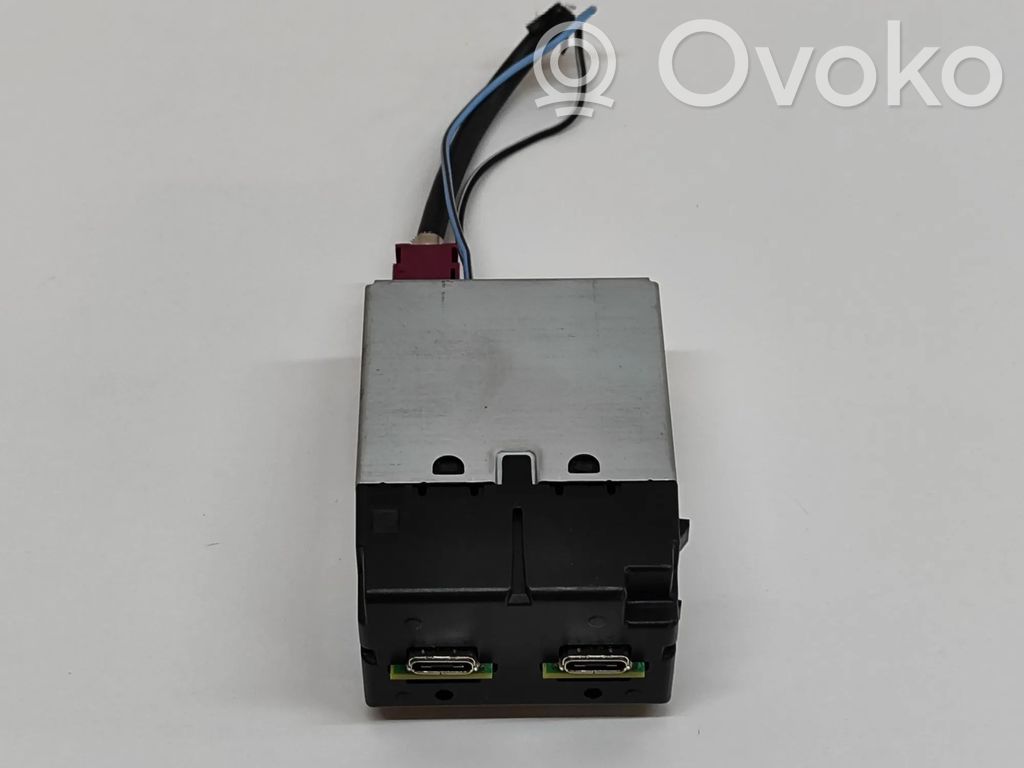 Polestar 2 Enchufe conector USB 