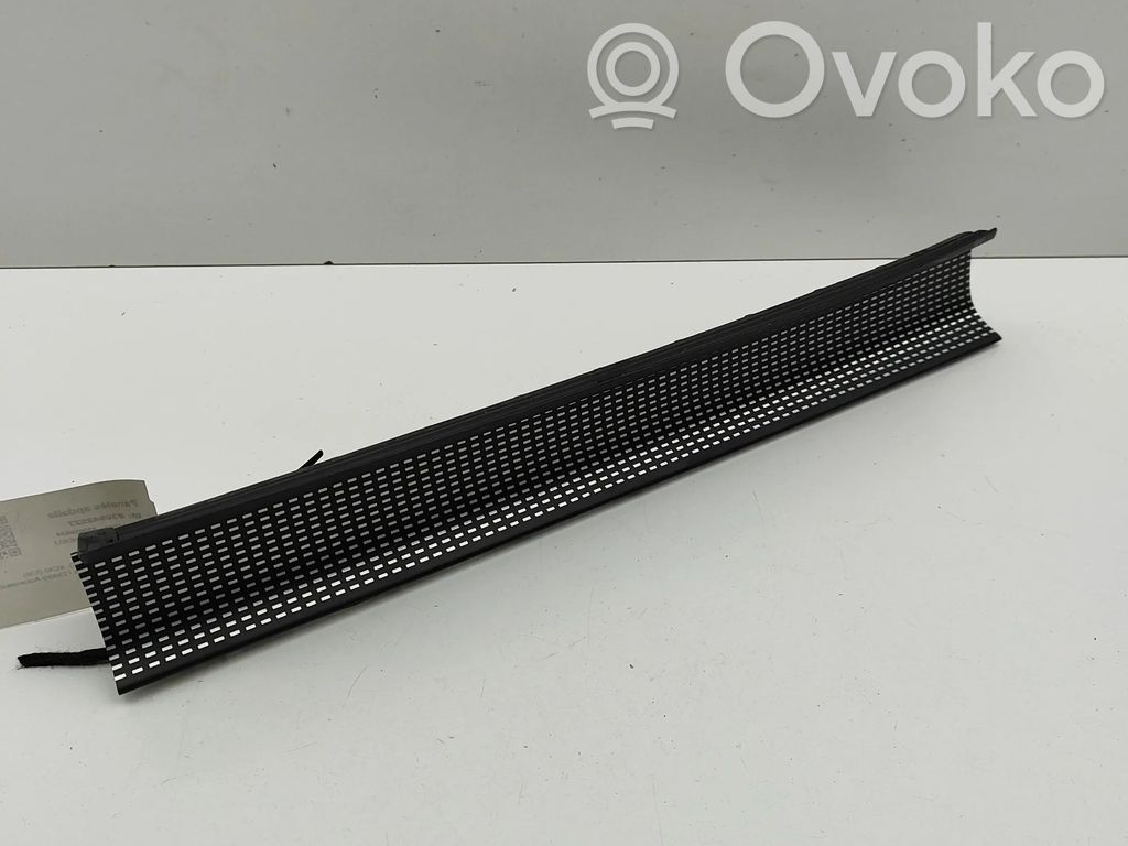 Volvo XC40 Ramka schowka deski rozdzielczej 