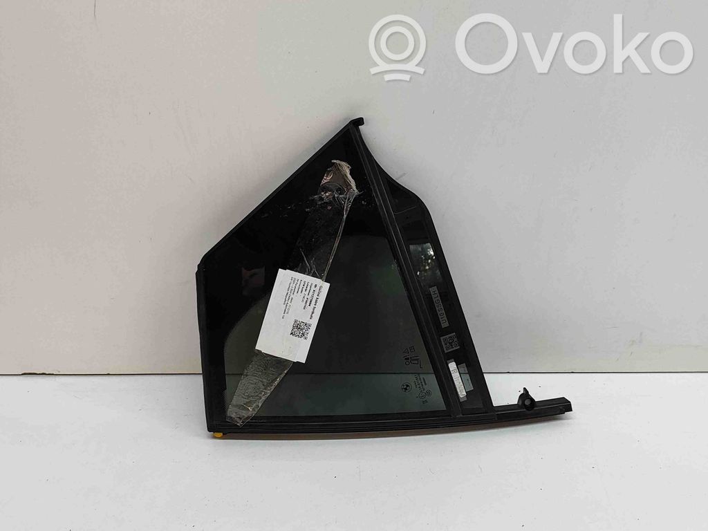 Ventanilla de ventilación de la puerta trasera   43R011667,5A30365
