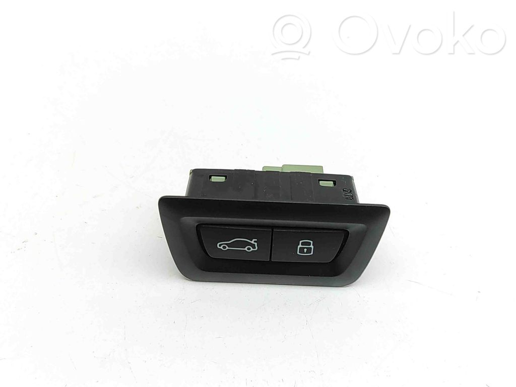 Tailgate/boot open switch button   5A1B301