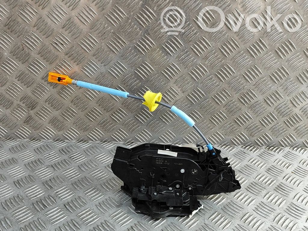 BMW 5 G60 G61 Front door lock 