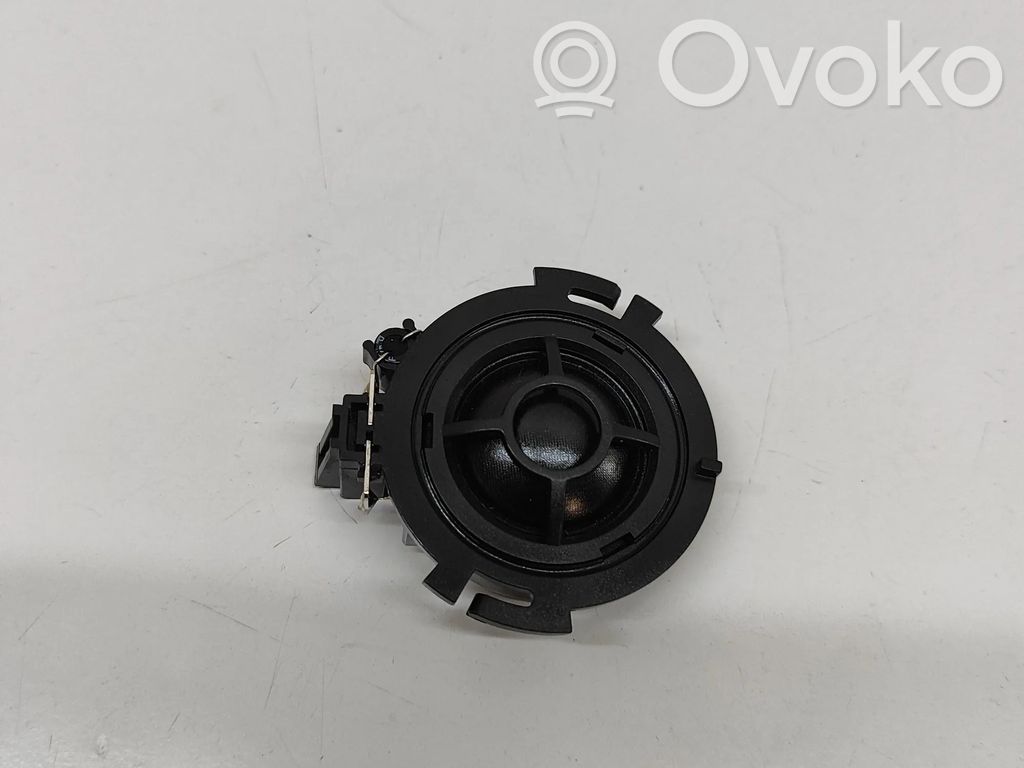 Audi A4 S4 B9 8W Takaoven kaiutin 