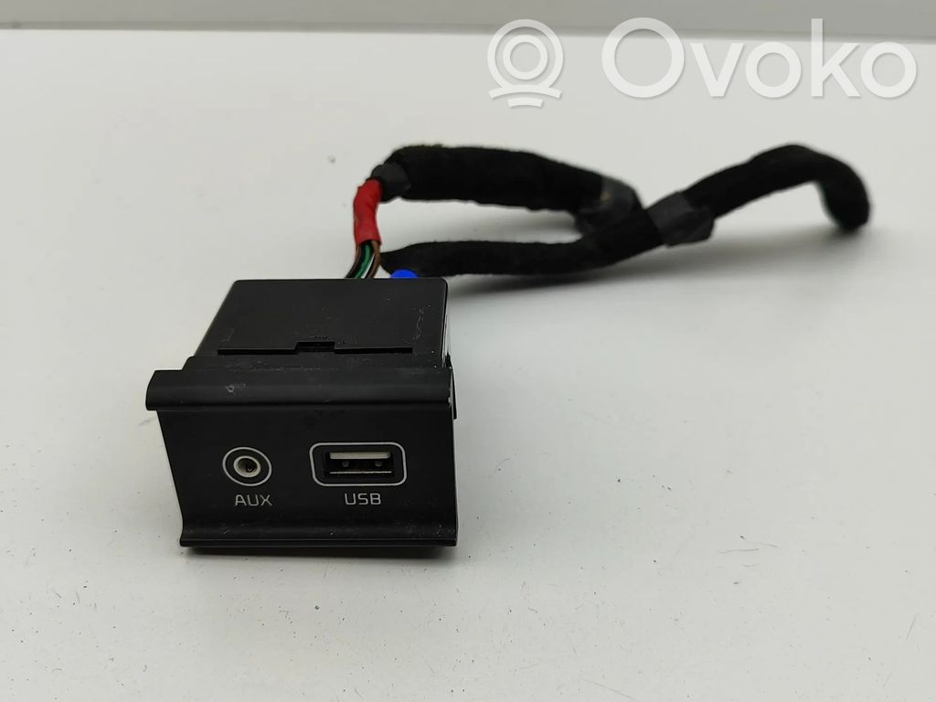 KIA Optima Разъем AUX 