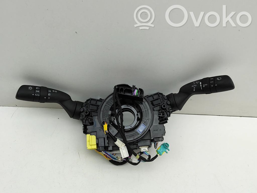 Toyota Yaris Cross Suuntavilkun vipu 