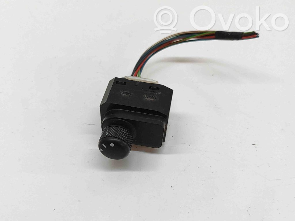Suzuki SX4 Wing mirror switch 