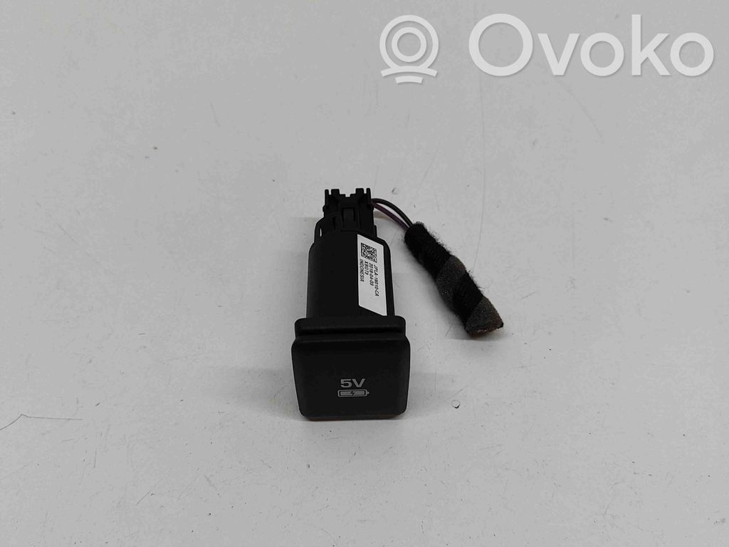 Jaguar I-Pace USB socket connector 
