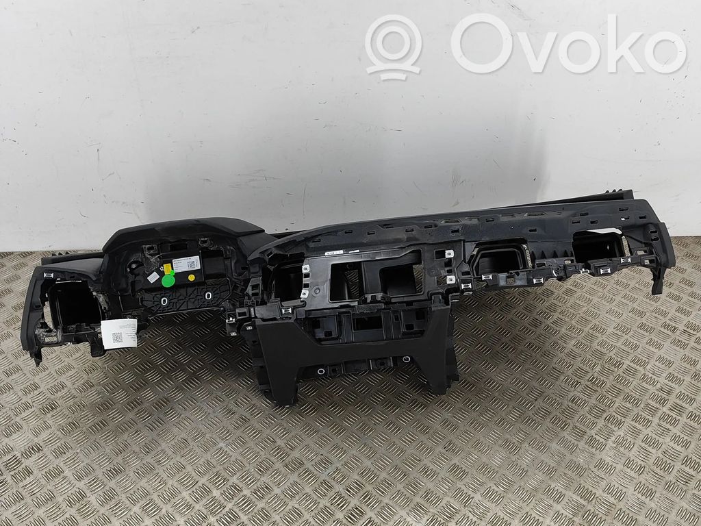Audi Q4 e-tron Panelis 
