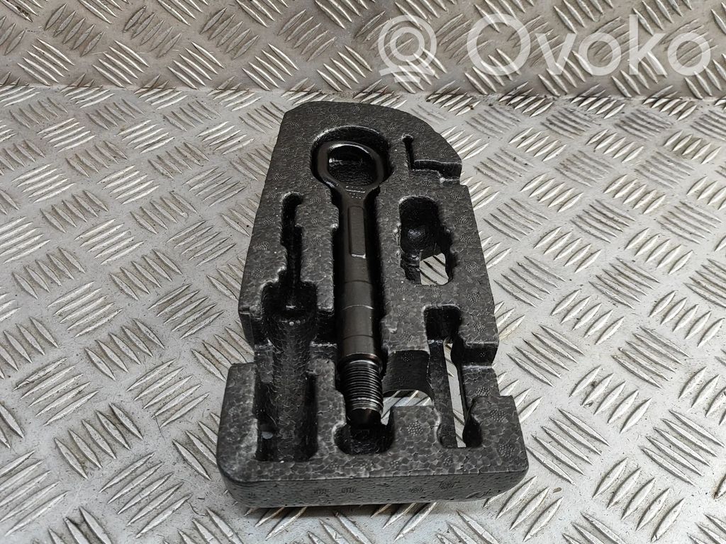 Audi Q4 e-tron Anillo de remolque 