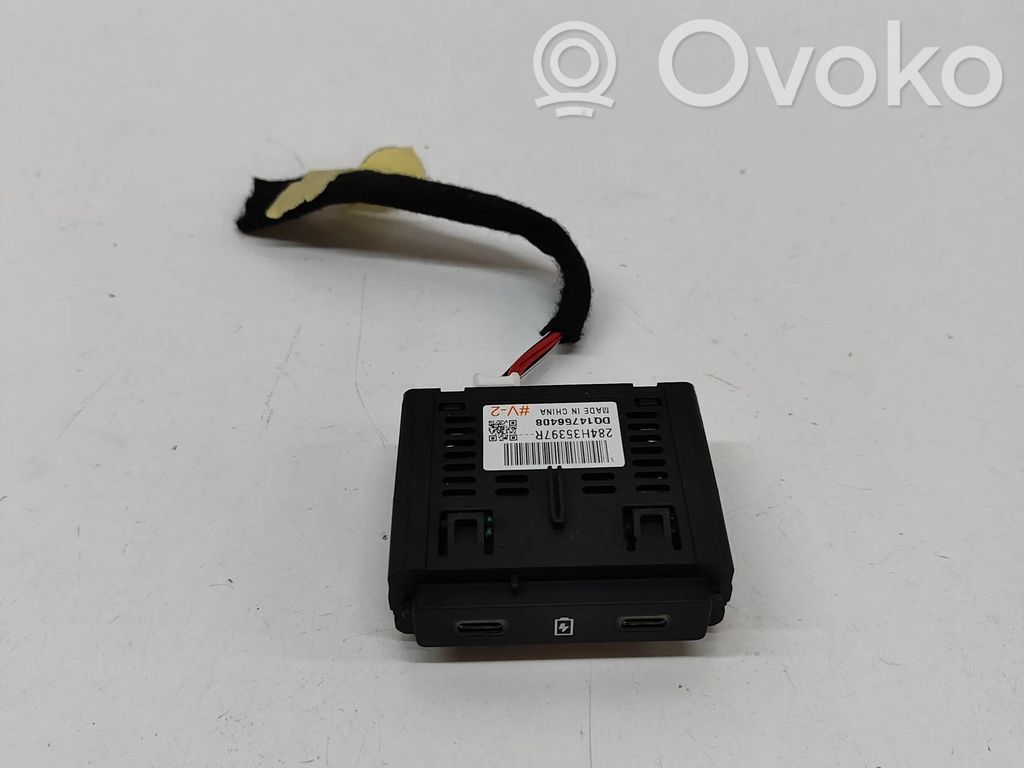 Renault Austral USB socket connector 