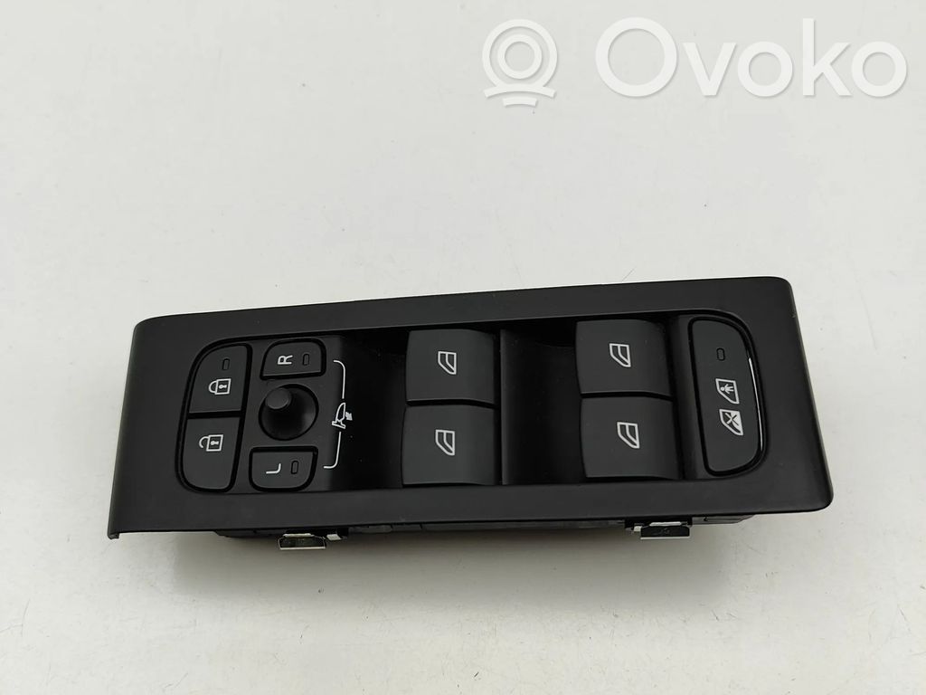 Volvo XC40 Electric window control switch 