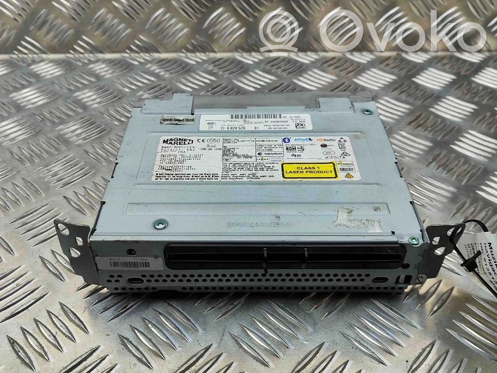 Panel / Radioodtwarzacz CD/DVD/GPS   6820526,CDM10831C,10R051648,2015DJ3829,4983AEN2