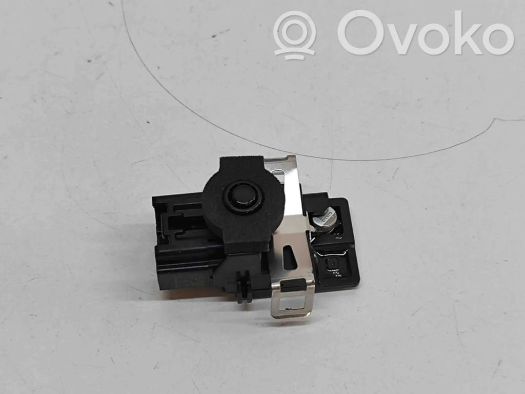 Ford Kuga III Öltemperatur Sensor Fühler Geber 