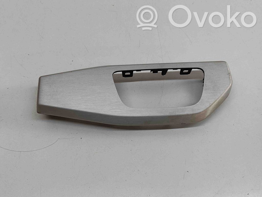 Panel trim   8W2853190