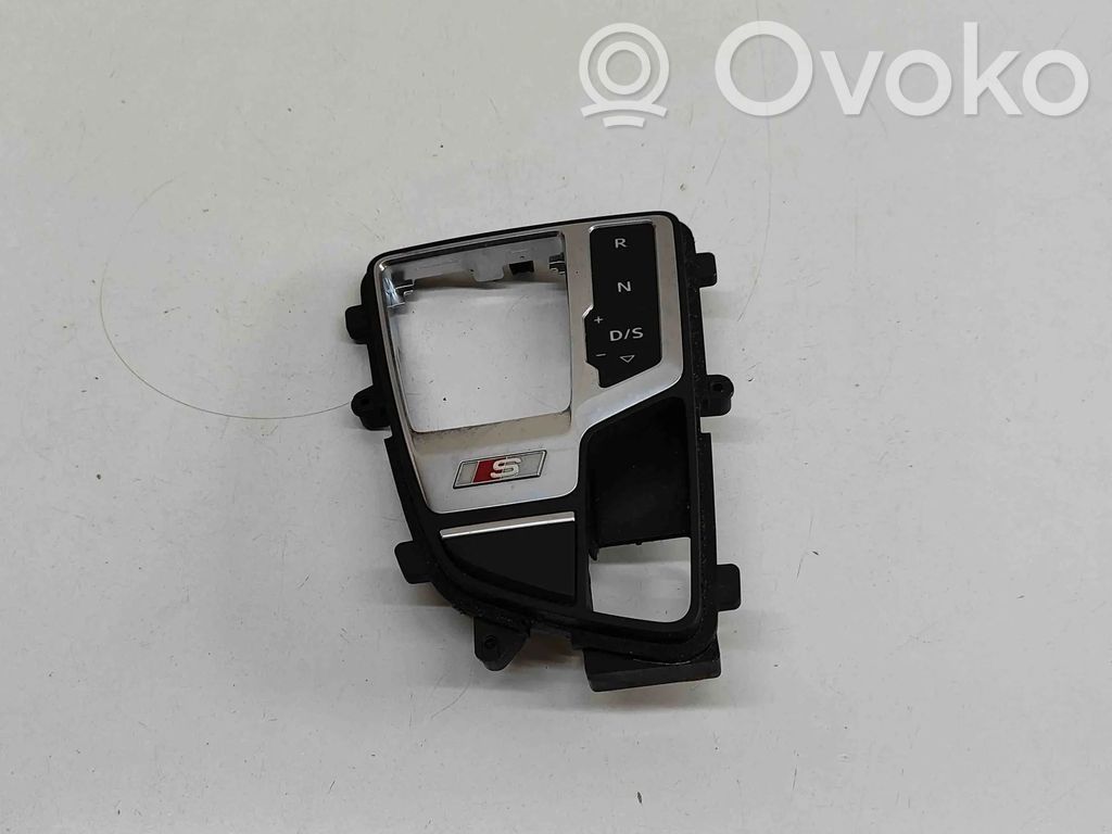 Audi A5 Consola de plástico de la palanca de cambios 
