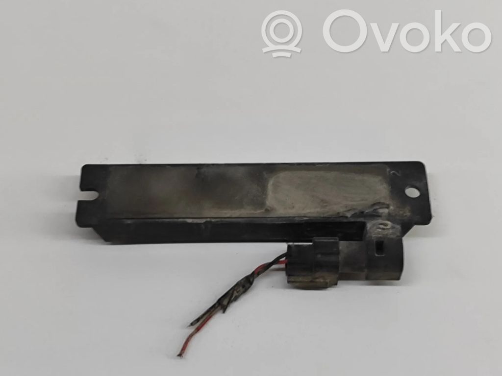 Tesla Model X Antenna di sistema senza chiave