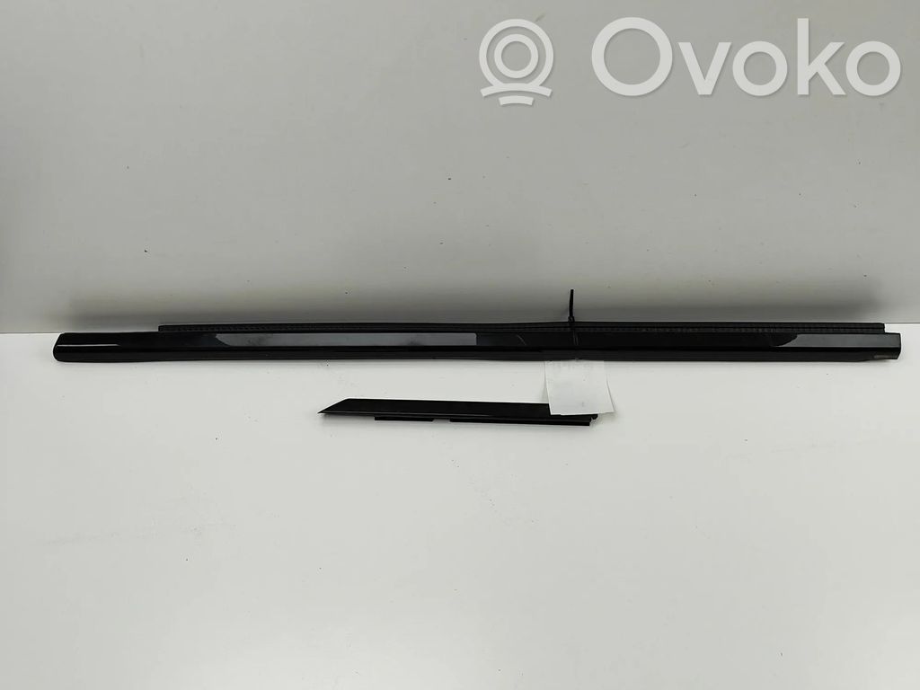 BMW i4 Listwa / Uszczelka szyby drzwi 