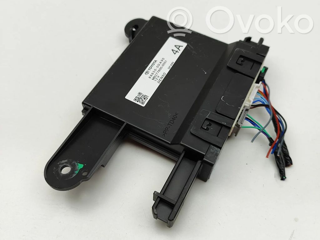 Toyota Yaris XP210 Climate control unit 