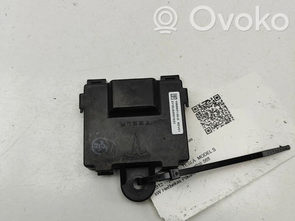 Tesla Model S Autres dispositifs 