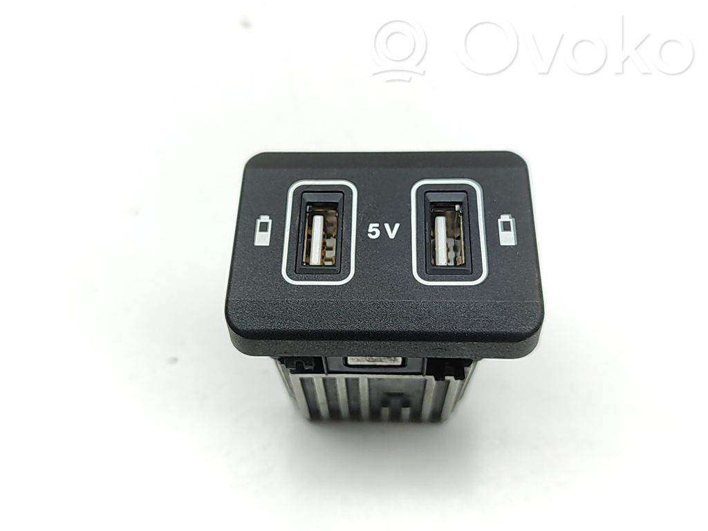 Mercedes-Benz E W213 Enchufe conector USB 