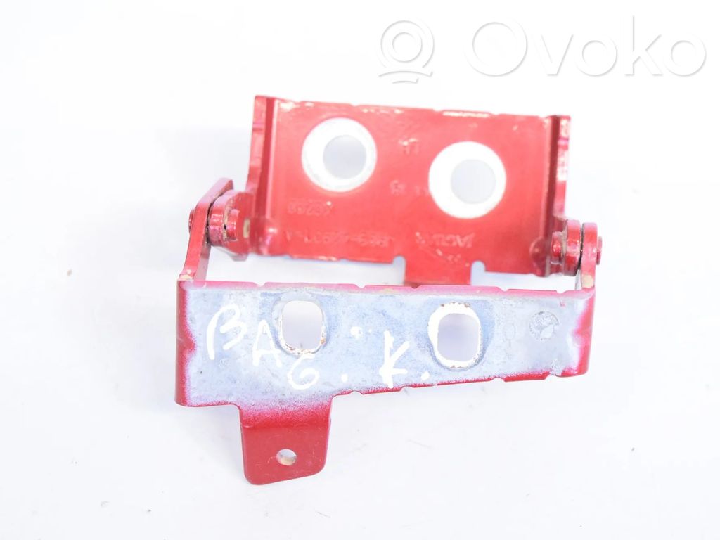 Jaguar E-Pace Tailgate/trunk/boot hinge 