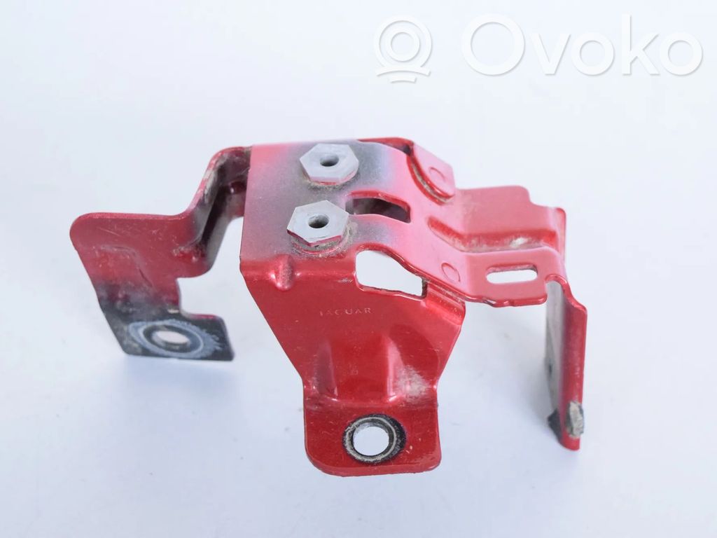 Jaguar E-Pace Fender mounting bracket 