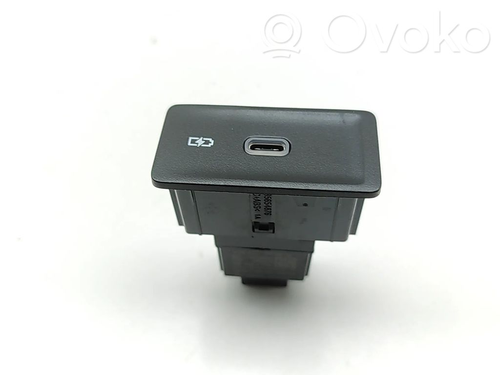 Enchufe conector USB   17A035718
