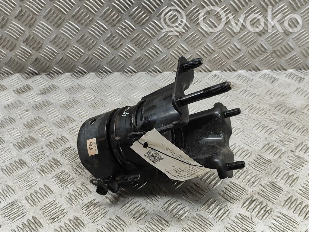 Toyota RAV 4 (XA50) Engine mount bracket 