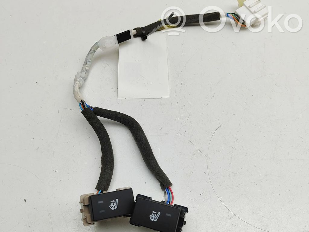 Subaru Forester SK Schalter Sitzheizung 