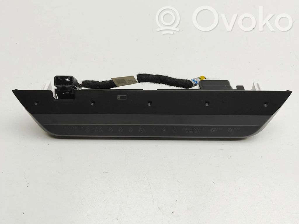 Mazda 3 Passenger airbag on/off switch 