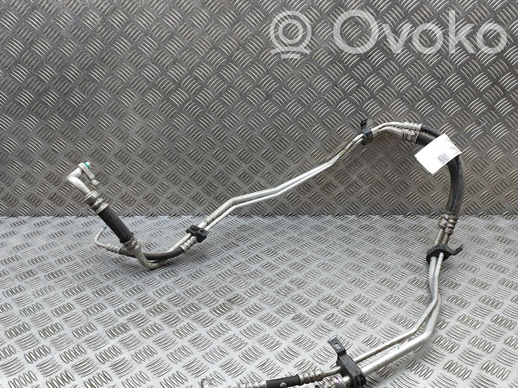 Tesla Model X Ilmastointilaitteen putki (A/C) 