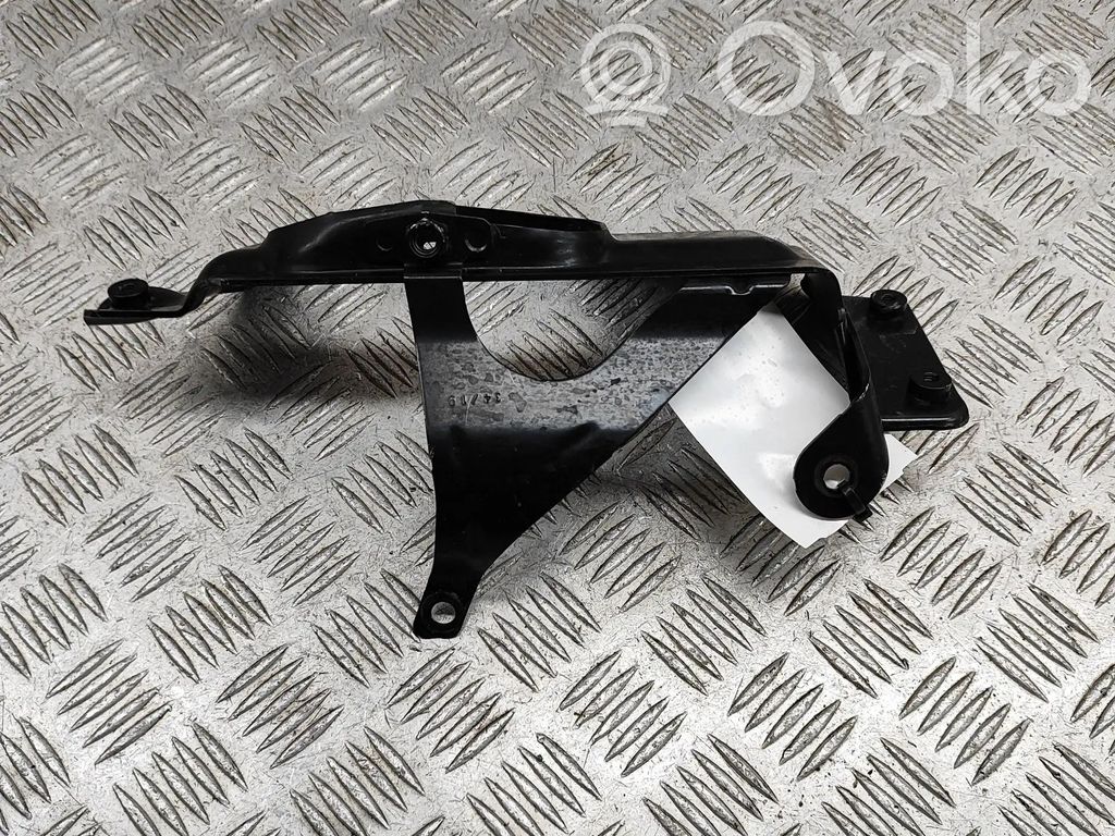 Audi e-tron A/C-kompressorin kannatin 