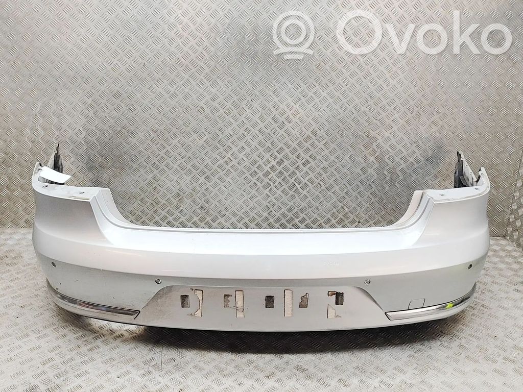 Volkswagen PASSAT B7 Parachoques 